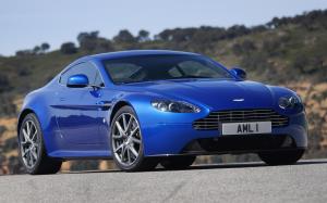 Aston Martin V8 Vantage S 2011 года